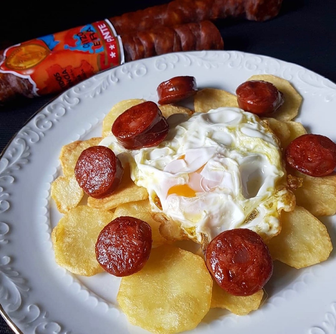 Las Recetas Caseras de Paca - Huevos fritos con Chorizo.
